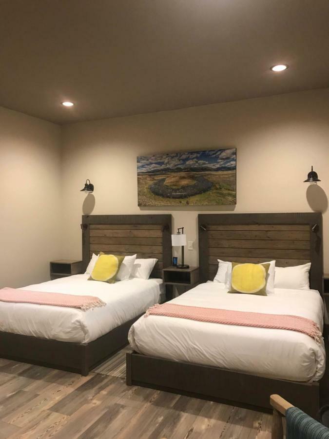 Golden Stone Inn West Yellowstone Extérieur photo