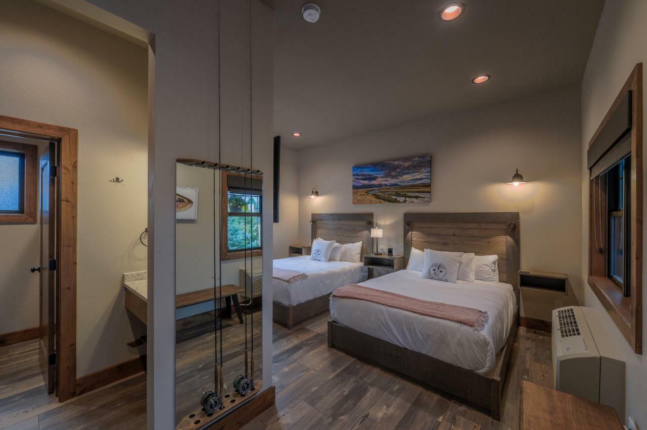 Golden Stone Inn West Yellowstone Extérieur photo