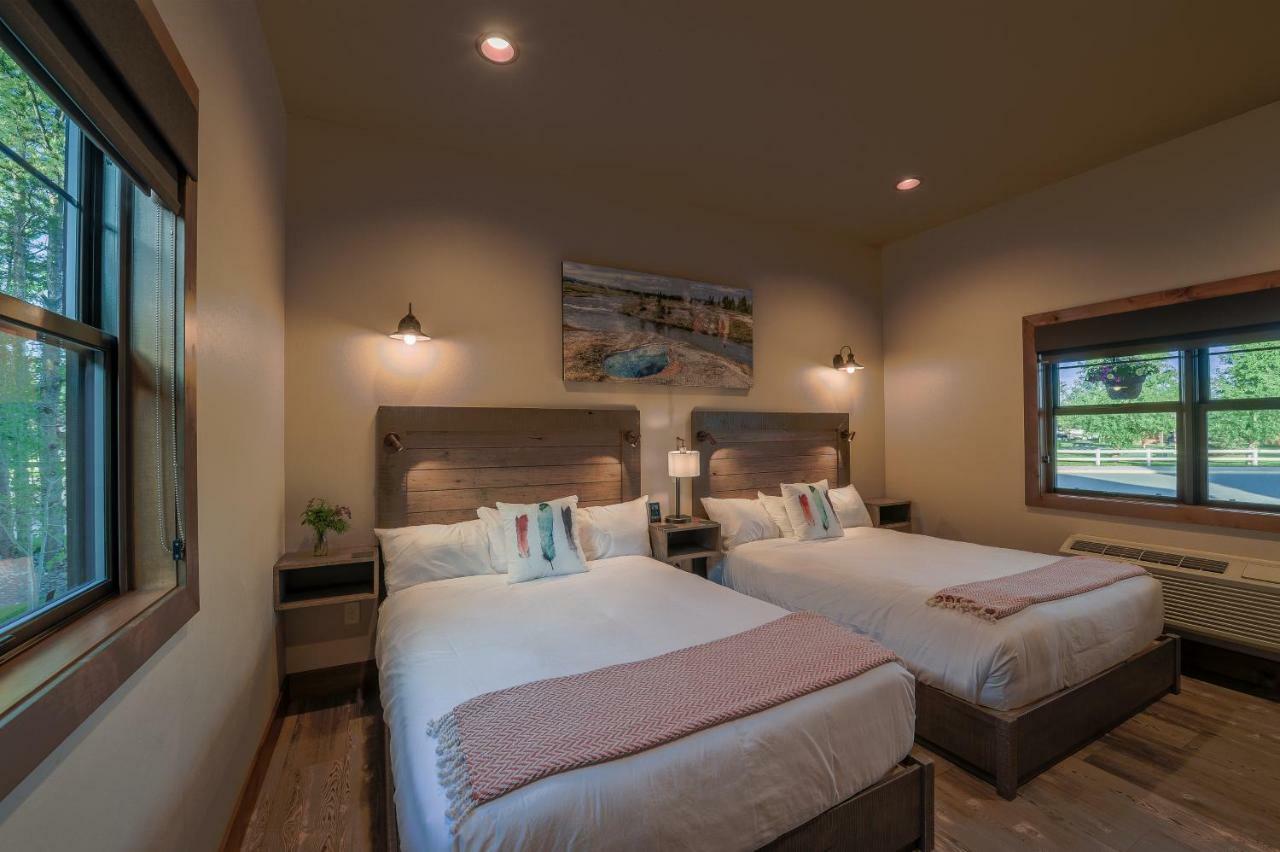 Golden Stone Inn West Yellowstone Extérieur photo