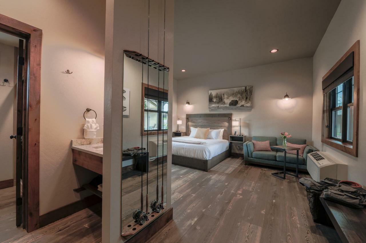 Golden Stone Inn West Yellowstone Extérieur photo