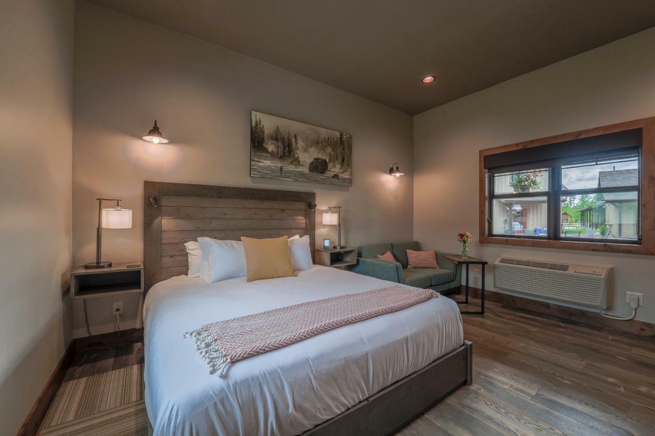 Golden Stone Inn West Yellowstone Extérieur photo